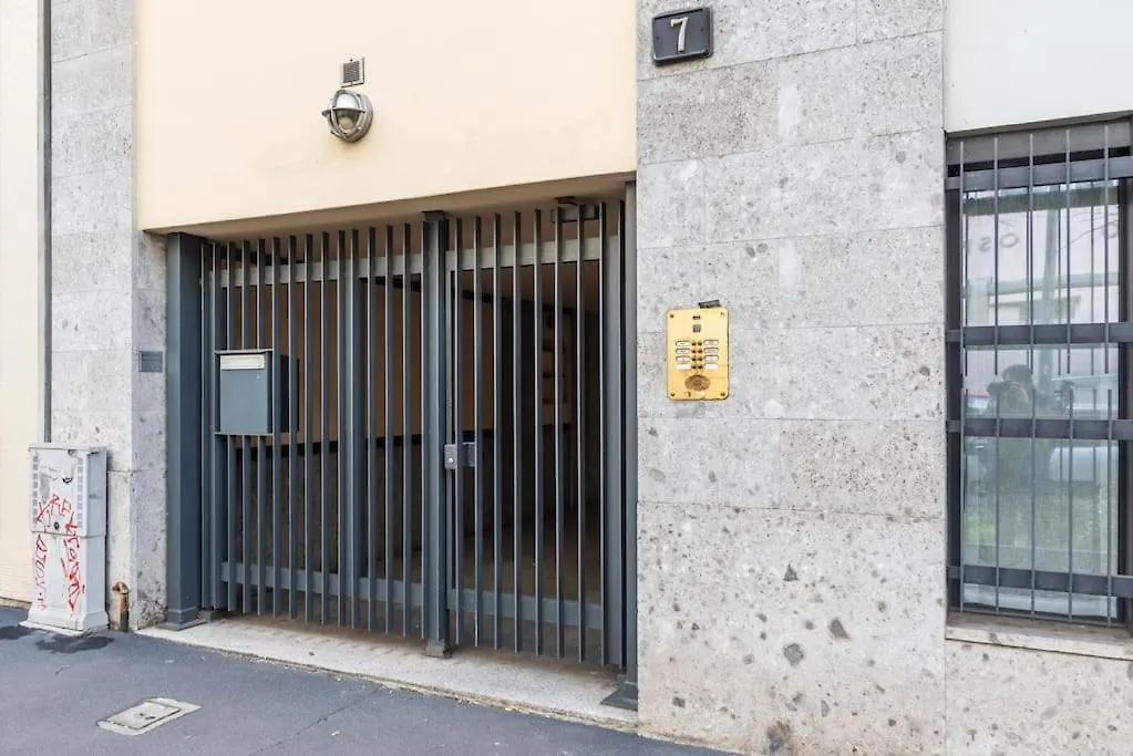 Bilocale Magnasco Mico Fiera Apartment Milan Italy